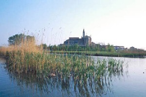 Xtrallusion offers characteristic Bed and Breakfast, B&B, Guest House, Hotel, Albergo and Country Lodge accommodation in Italy. Plus independent self-guided Walking, Adventure, Activity, Skiing and Paragliding Holiday itineraries on the Italian Rivieras, in the Italian Lakes, in the Italian Alps and in some of the most beautiful corners of Italy.